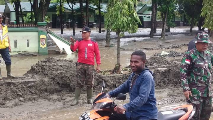 4c99b72d-29ab-4d37-974f-e0f1513b2743